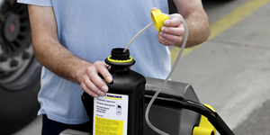 Máquinas para limpeza de piso aplicação de detergente