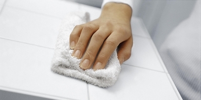 Steam cleaning individual crevices