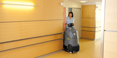 Aufsteh Scheuersaugmaschine für die tägliche Reinigung von Hartflächen