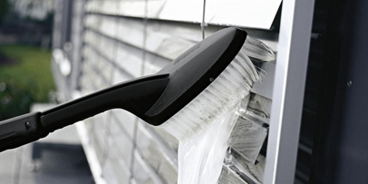 Cleaning shutters