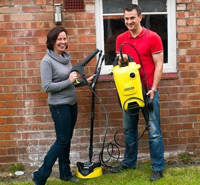 Bloggers with Karcher K2 pressure washer